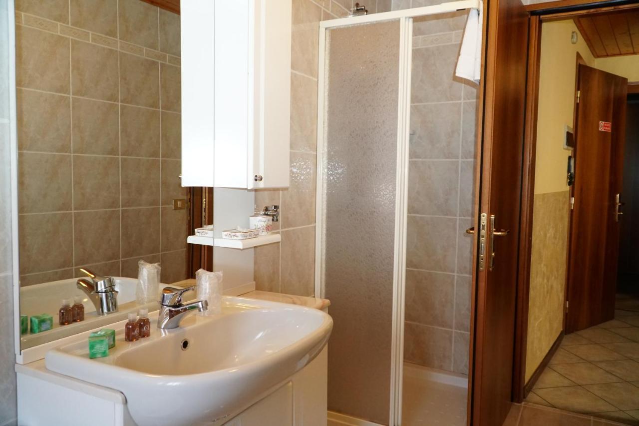 Hotel Iscla Эдоло Экстерьер фото