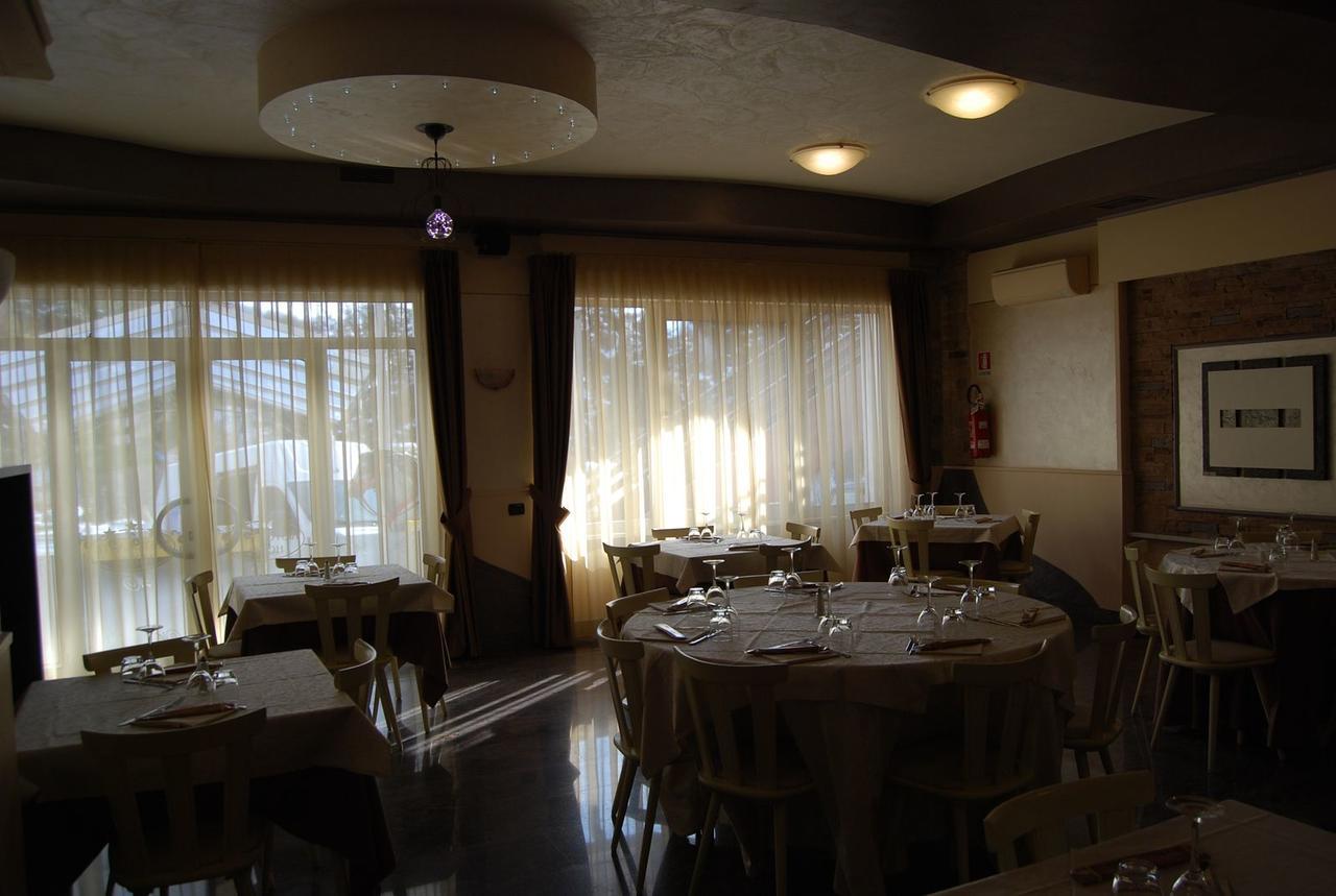 Hotel Iscla Эдоло Экстерьер фото